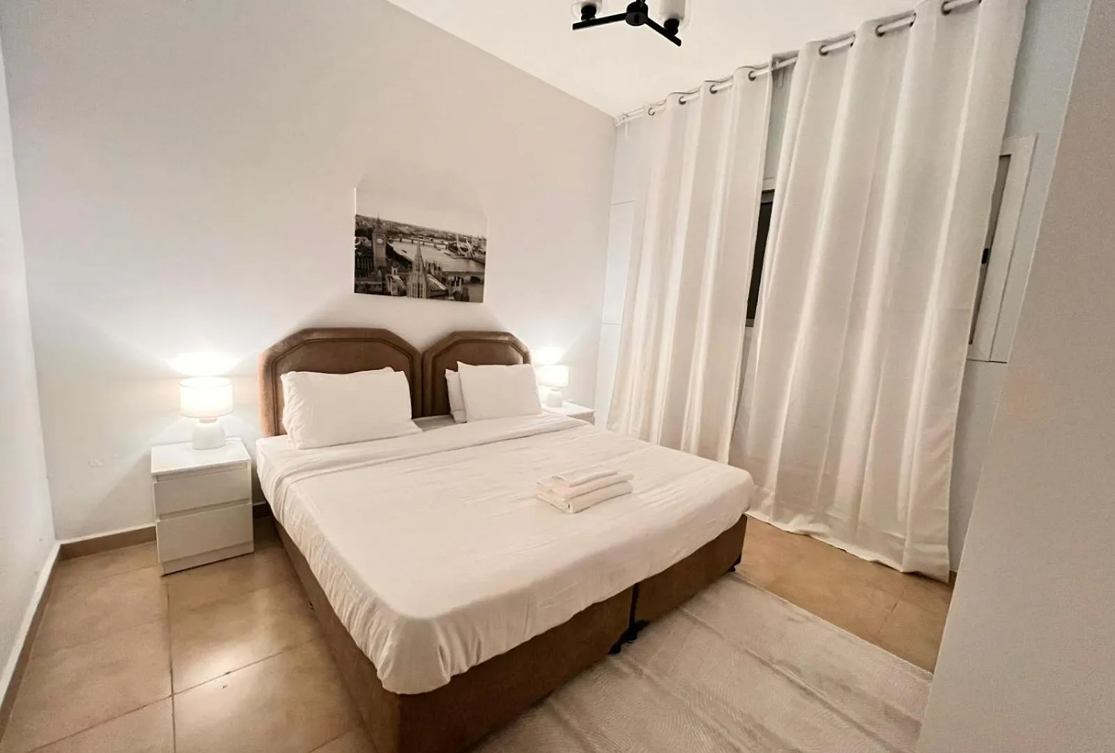 Appartamento 2-Bed Brand New Fully Furnished Dubai